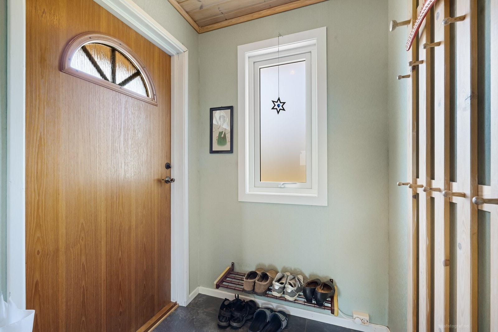 Vindfang med plass for oppheng. Galleribilde