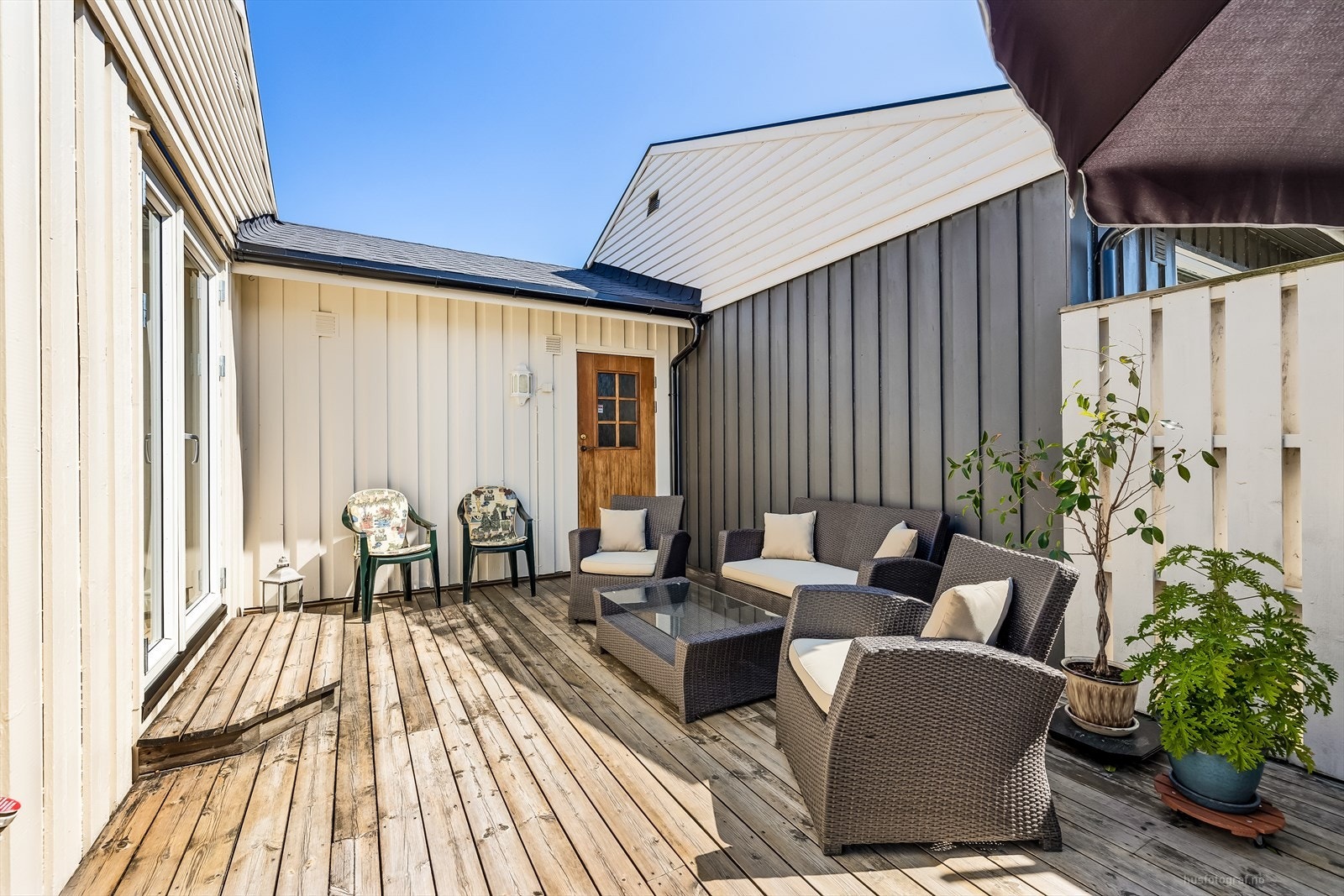 Det er god plass til utemøblement. Galleribilde