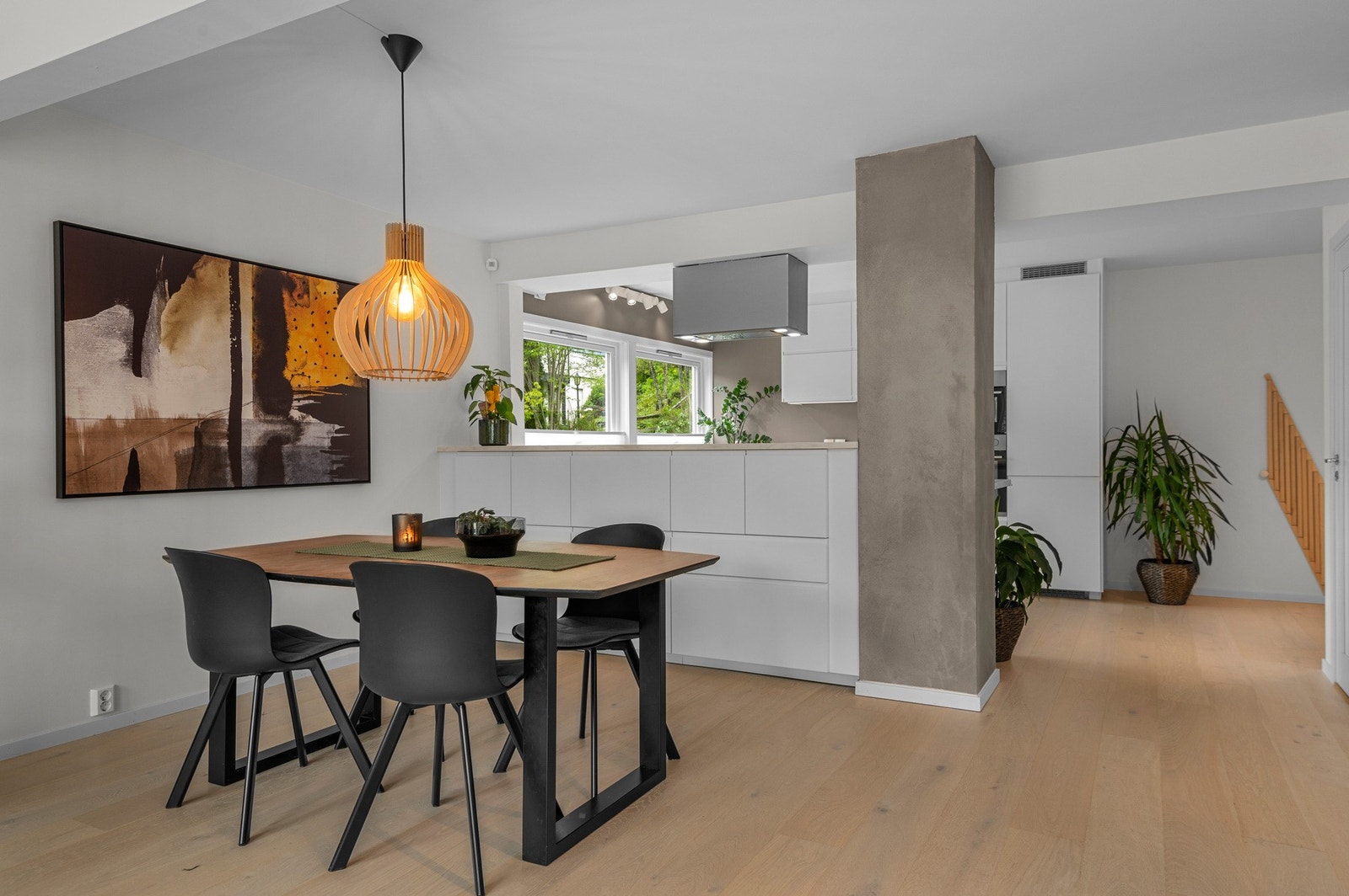 Ekstra oppbevaringsplass ut mot stuen. Galleribilde