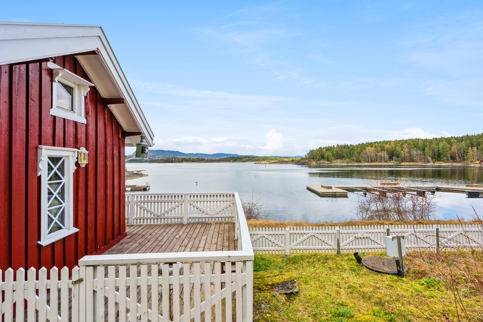 Velkommen til vakre Ostsundveien 17, presentert av Mette Hagen v/ DNB Eiendom Galleribilde