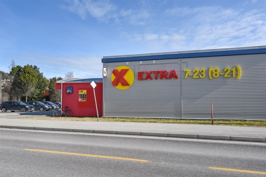 Det er ca 10 min å gå til nærbutikken, Coop Extra Festningen. Galleribilde