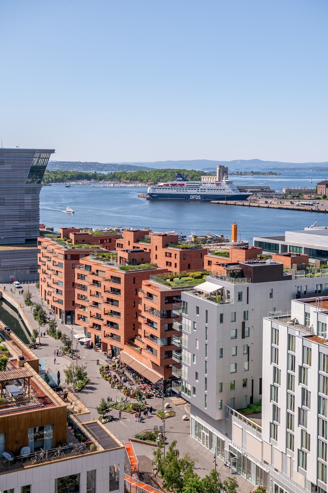 Munchs brygge har fått satt seg og har nå et rikt utvalg av kafeer og restauranter Galleribilde
