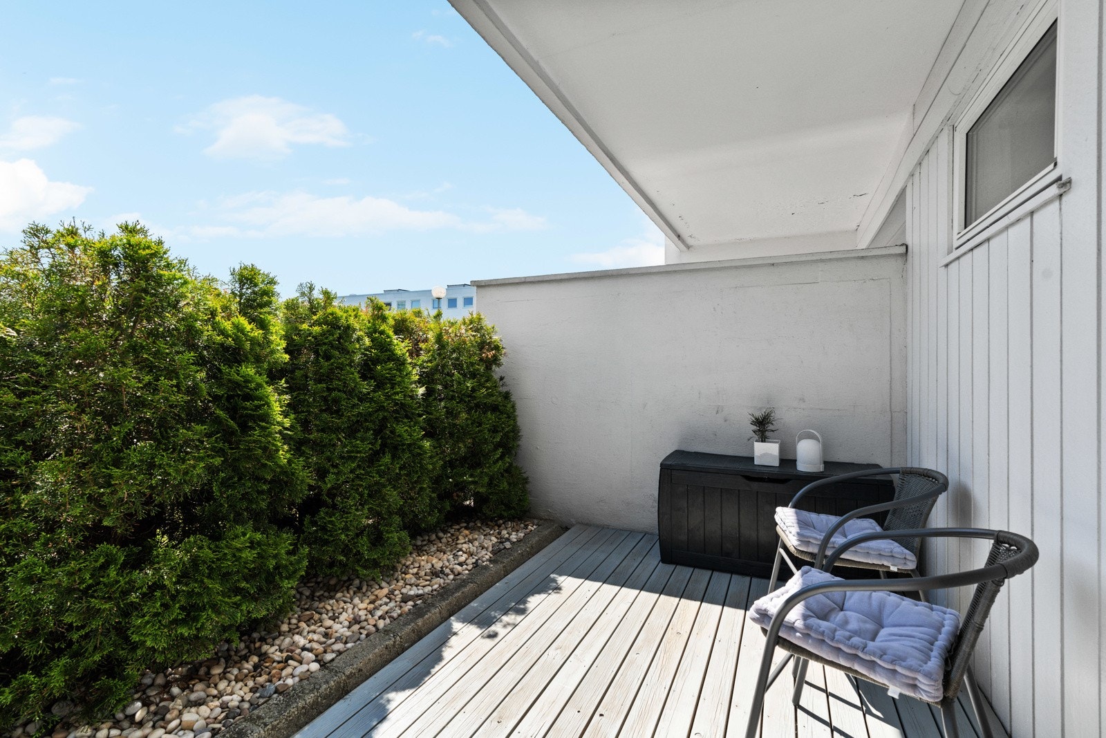 Vi har nå fått for salg en kjekk, arealeffektiv leilighet som fremstår svært innbydende, moderne og lettstelt. Galleribilde