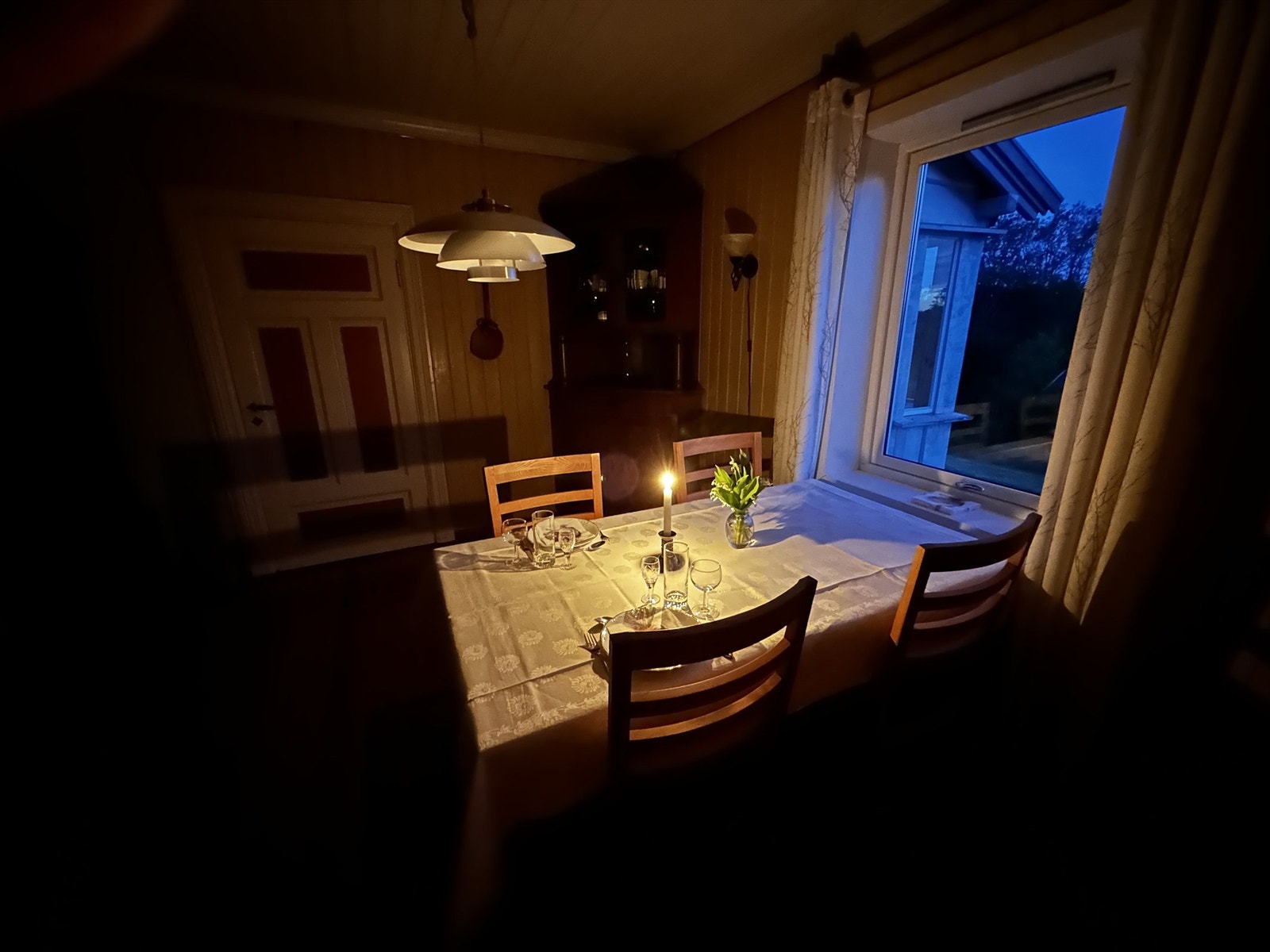 Kveldsstemning spisestue Galleribilde
