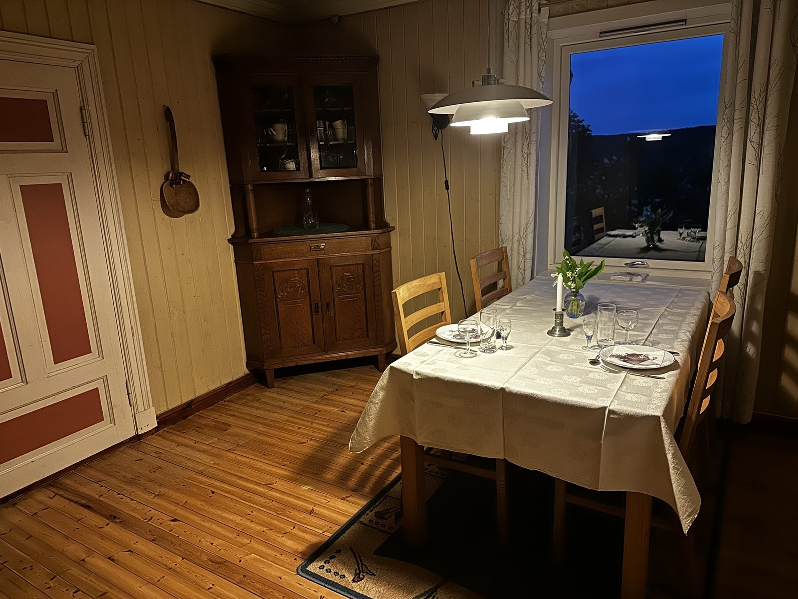 Kveldsstemning spisestue Galleribilde