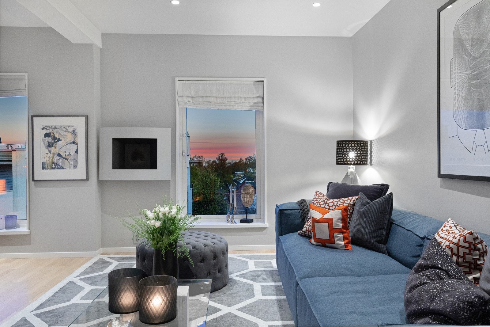 Stuen har flott utsikt over nabolaget! Galleribilde