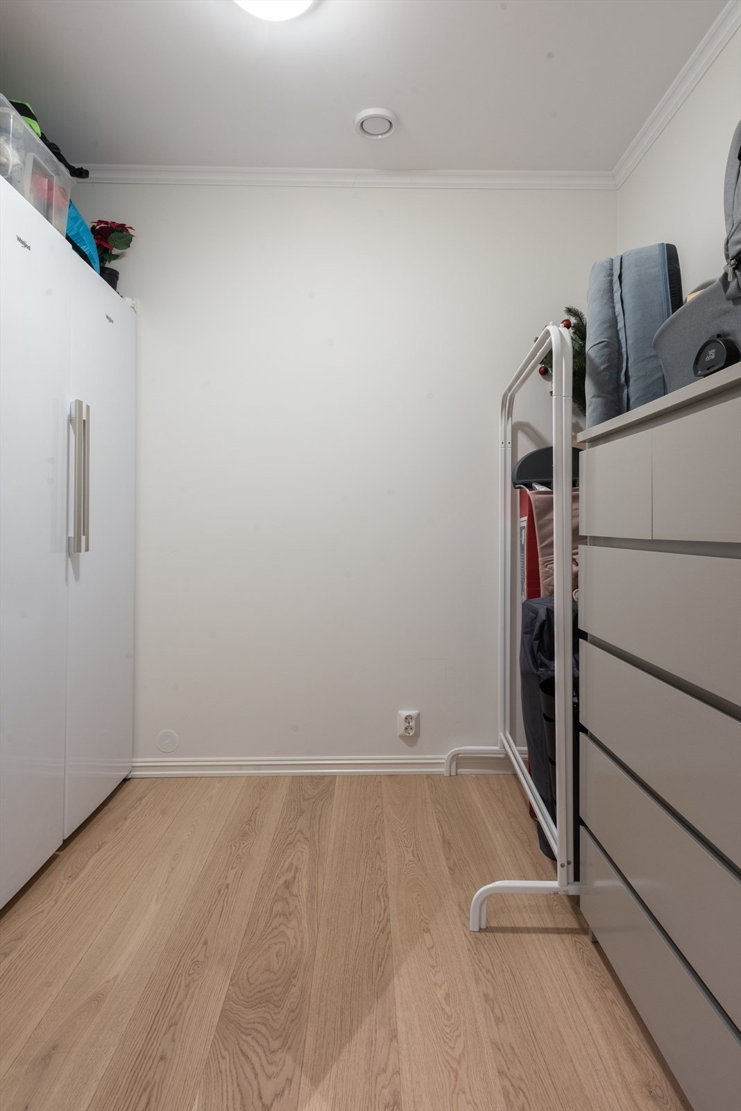 Det er gode oppbevaringsmuligheter i boligen Galleribilde