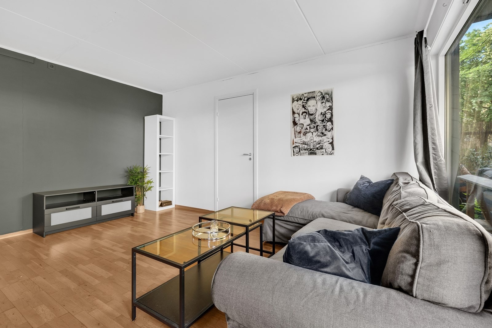 Det er etablert et soverom nr. 2 i stuen ved å sette opp lettvegg. Galleribilde