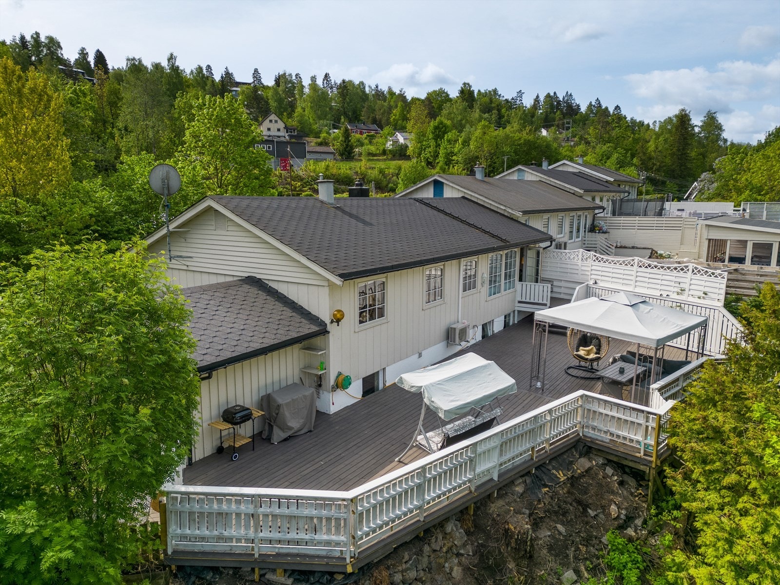 Skjermet beliggenhet som er isolert fra trafikk, støy og ulemper Galleribilde