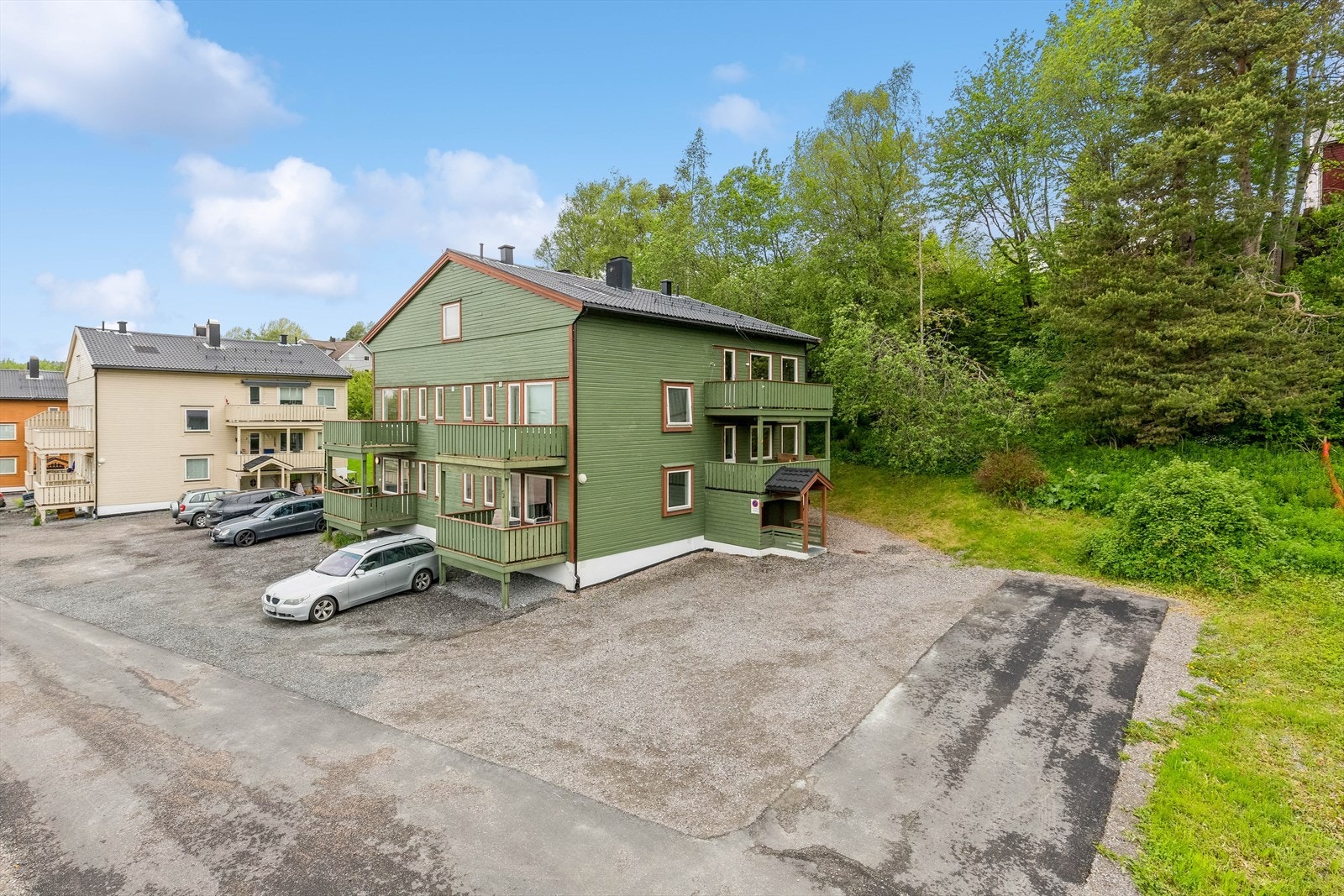Fasade med inngangsparti Nedre Engang 5. Galleribilde