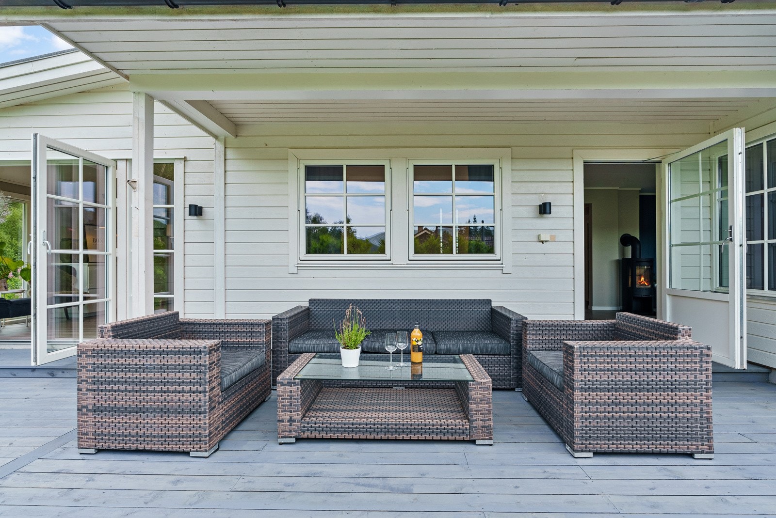 Ved stua er det delvis overbygd parti Galleribilde