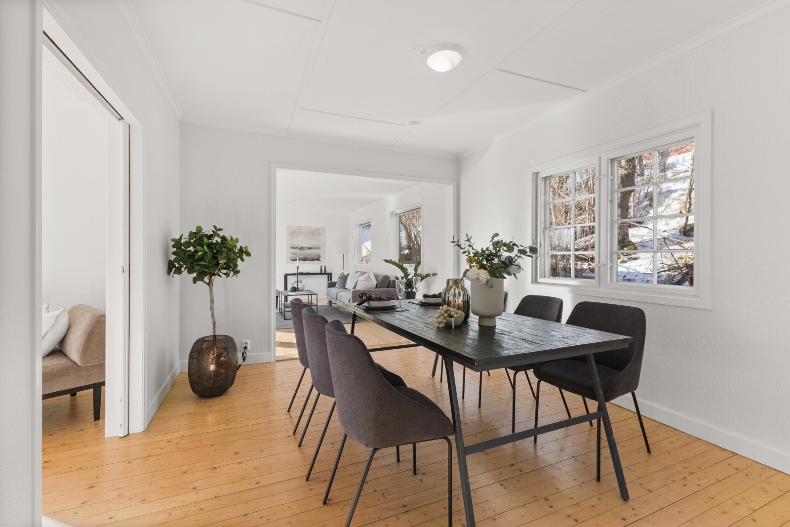 Stor og trivelig stue og spisestue. Galleribilde