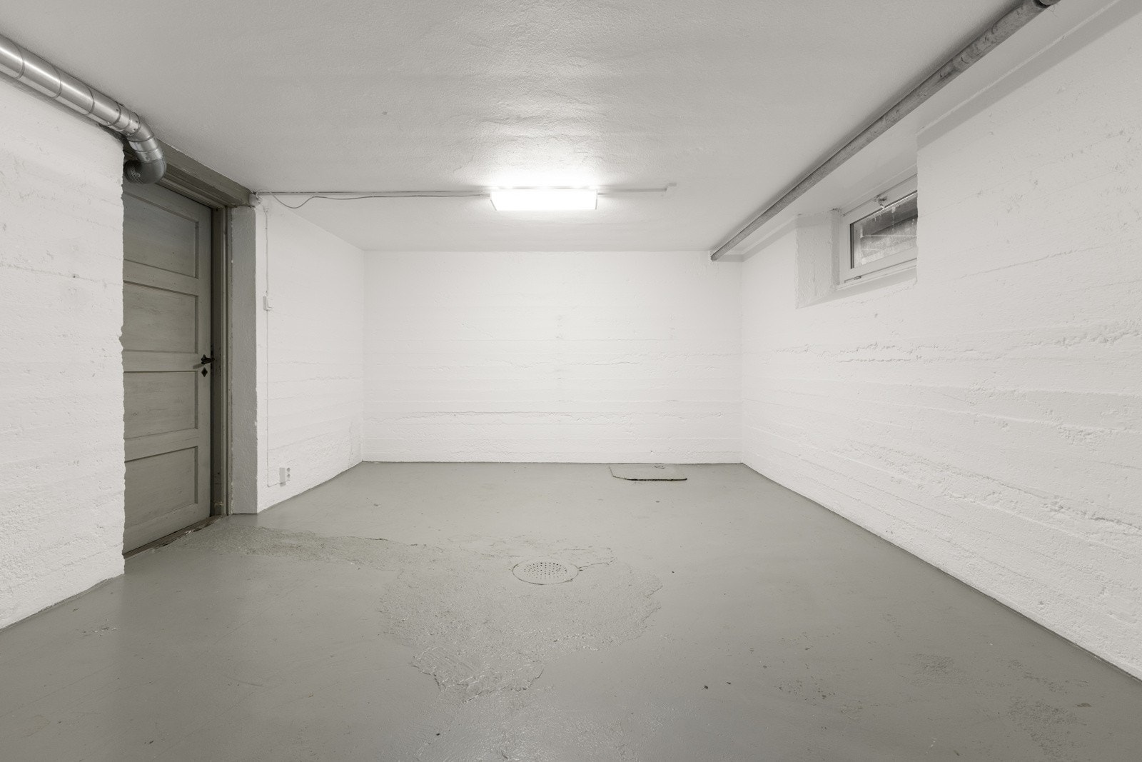 Mye lagringsplass i grovkjeller. Galleribilde