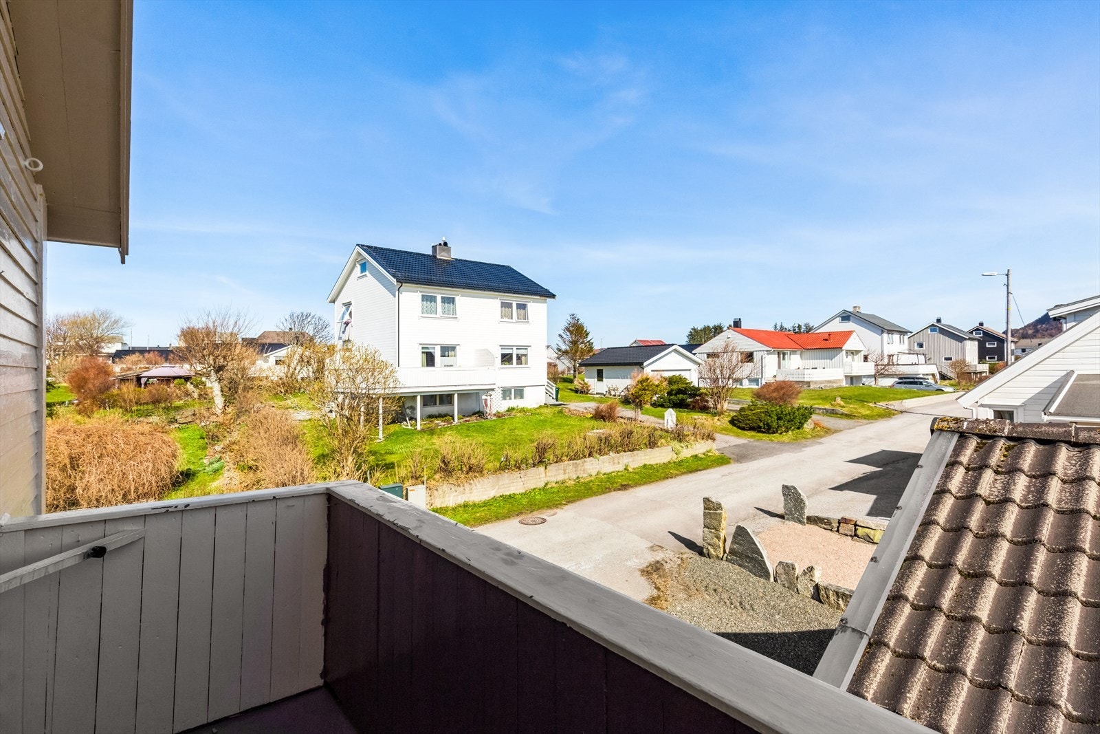 Fra soverommet er det utgang til nordvendt balkong. Galleribilde
