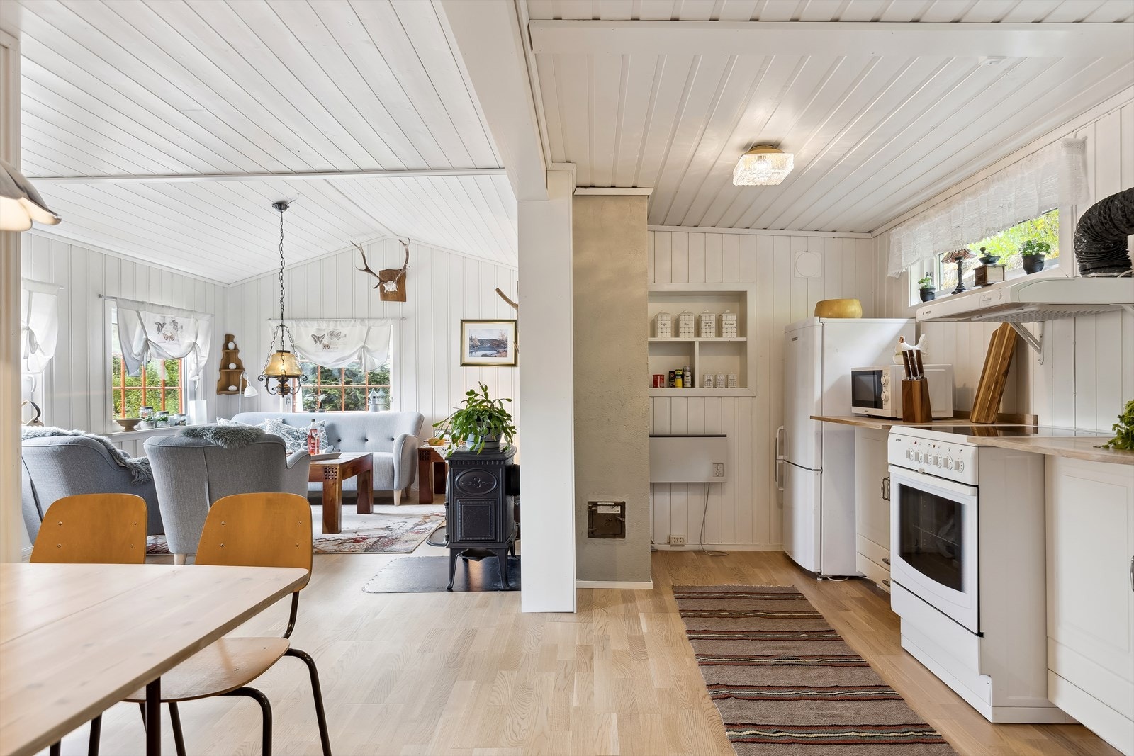 Kjøkken og stue i åpen løsning! Galleribilde