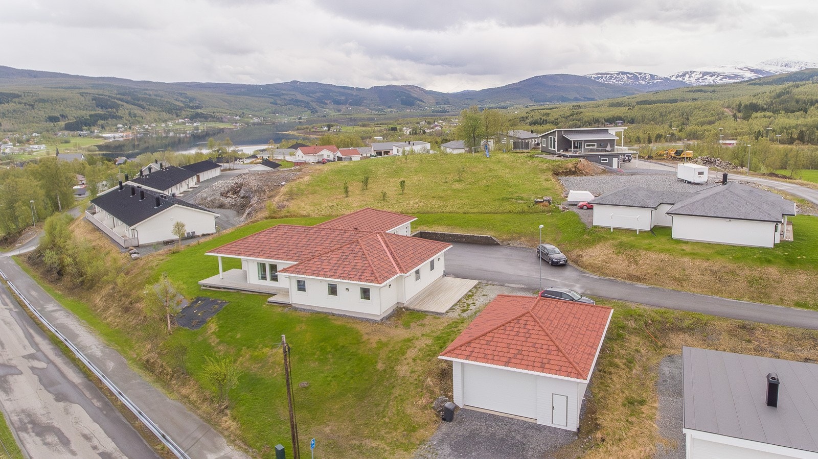 Boligen grenser til friarealer og området oppleves som rolig. Galleribilde