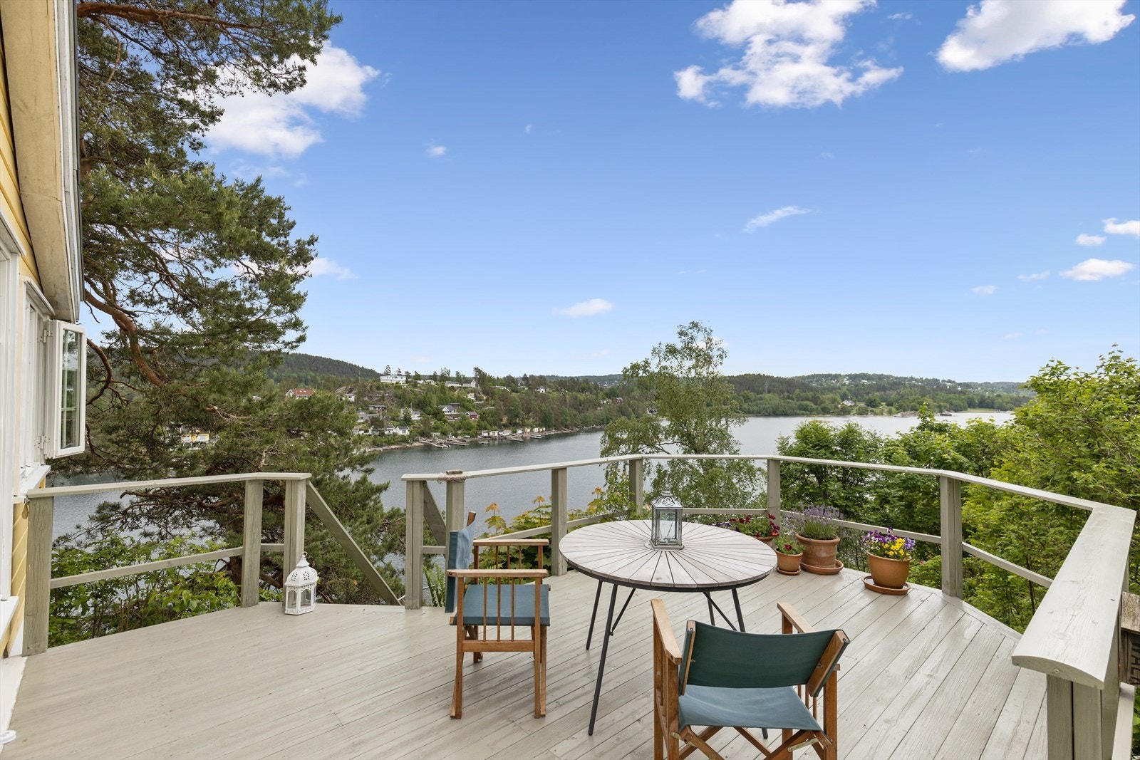 Perfekt forlengelse av stuen. Videre adkomst til nytt platå. Galleribilde