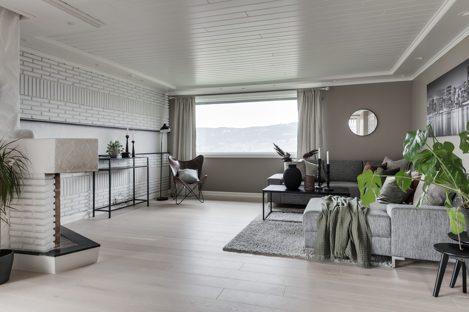 Stor stue med gode innredningsmuligheter Galleribilde