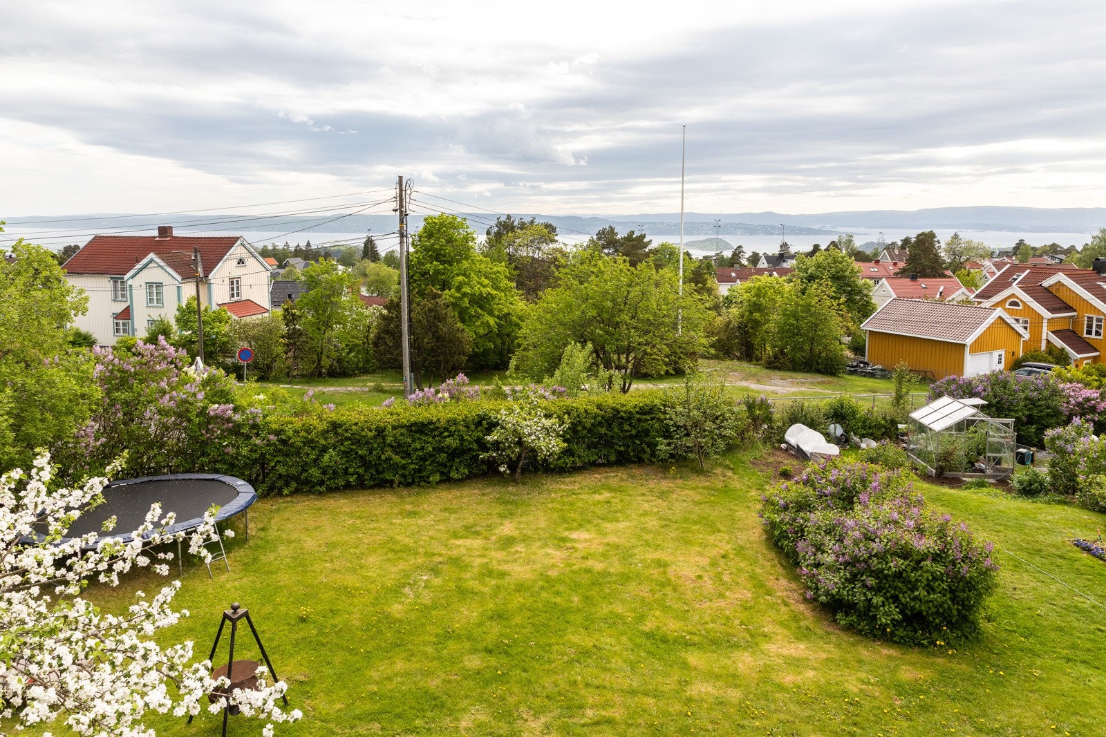 Hagen er en drøm for familier som trenger ekstra plass til lek. Galleribilde