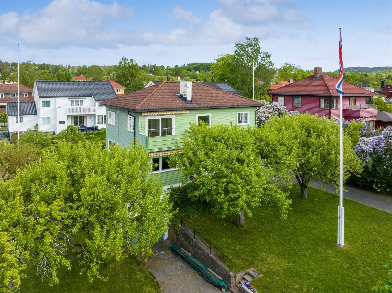 Flott beliggende hel tomannsbolig på Berg ! Galleribilde