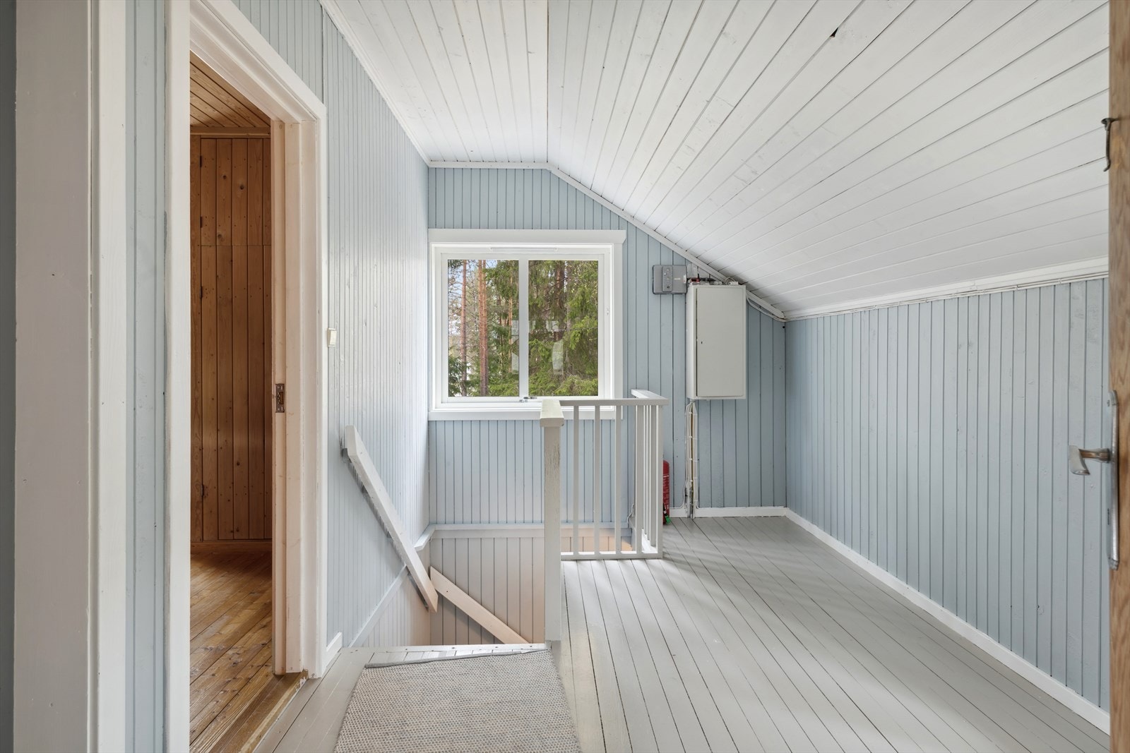 Boligen inneholder to lyse og fine soverom som begge er plassert i 2. etasje. Galleribilde