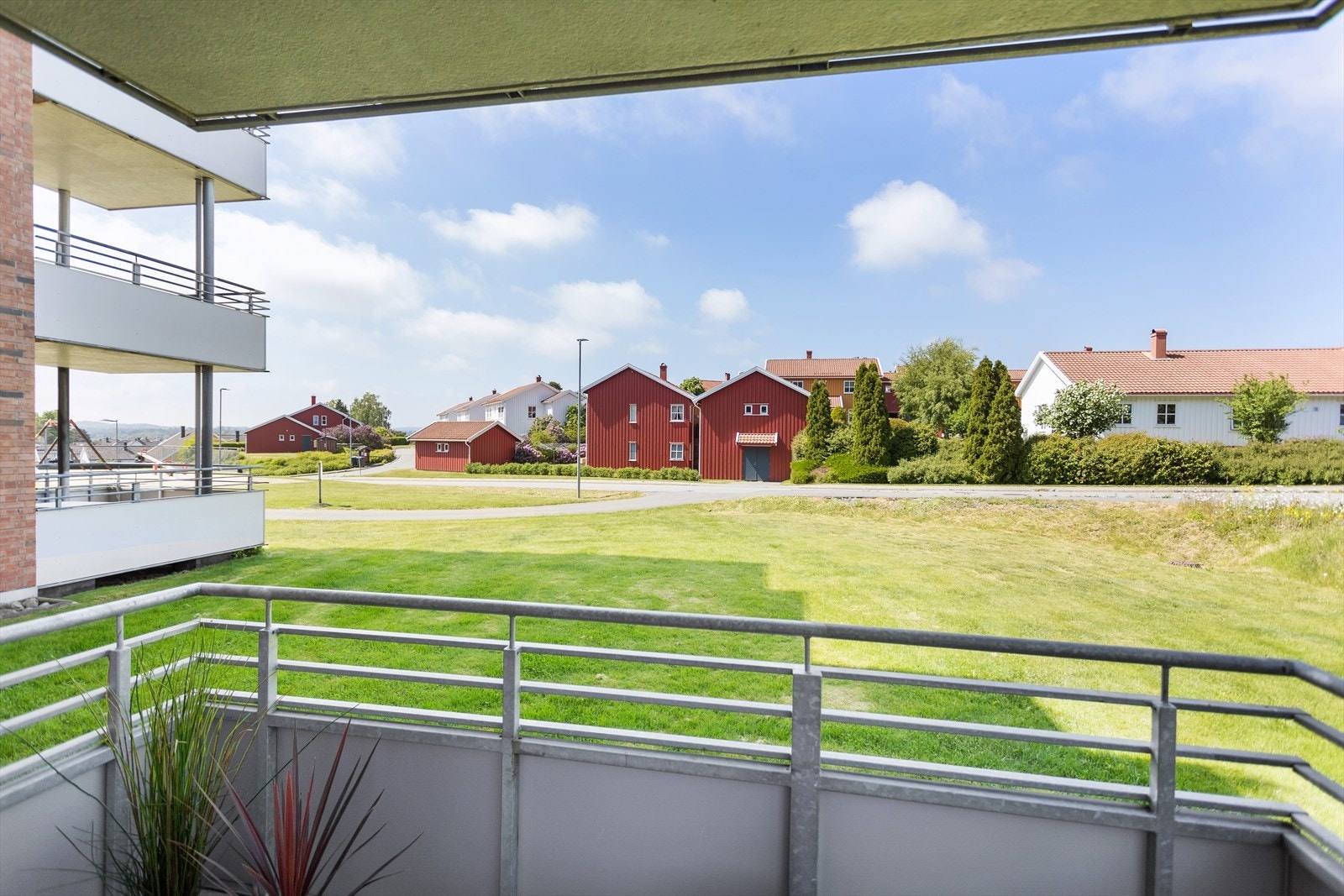Hyggelig vestvendt terrasse Galleribilde