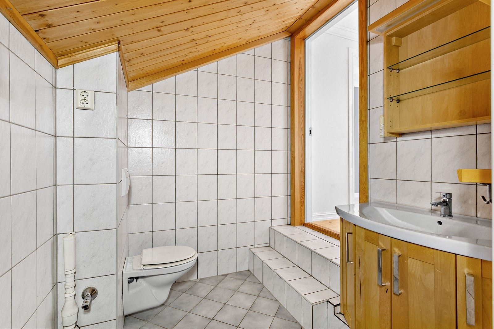 Leiligheten har bad/vaskerom, samt separat wc Galleribilde