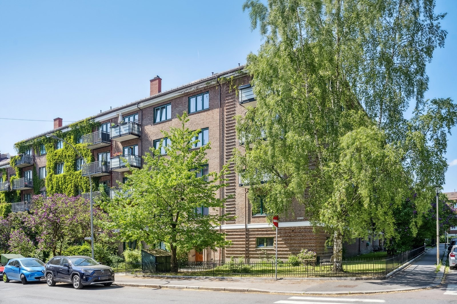 Her vil du bo rolig og tilbaketrukket, men samtidig svært sentralt på vakre Frogner. Galleribilde
