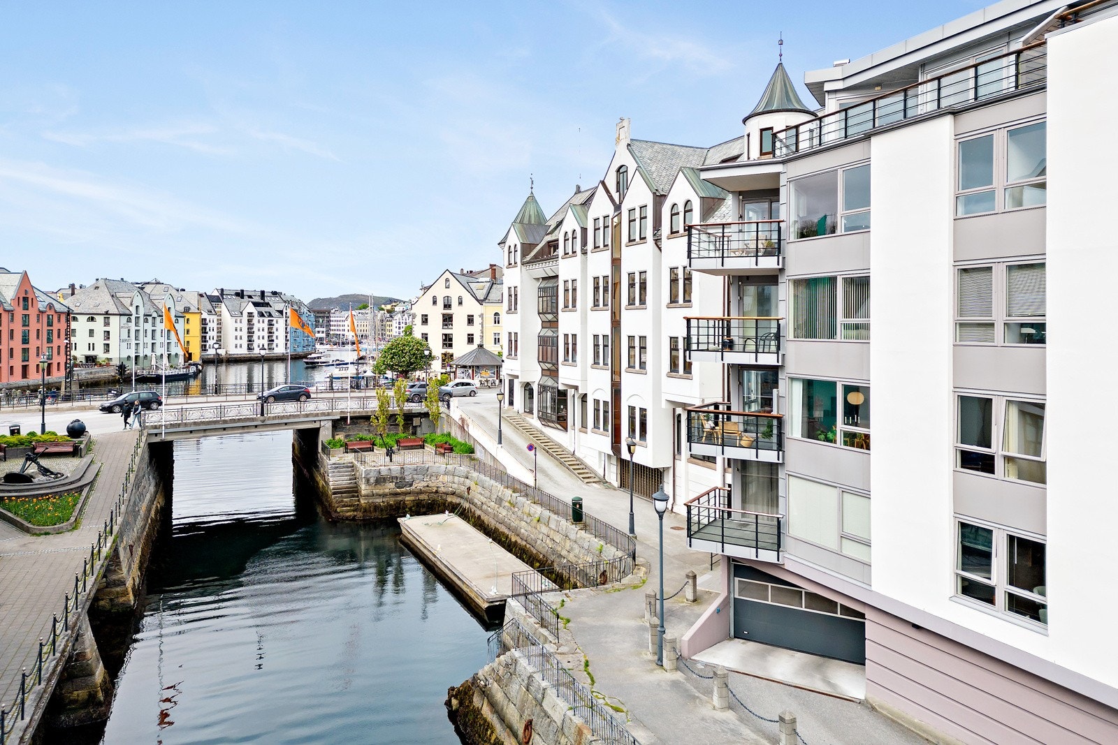 Byens yrende liv er dermed rett utenfor ytterdøren. Ta på deg jakka og hold tritt med sentrumets raske gir. Galleribilde