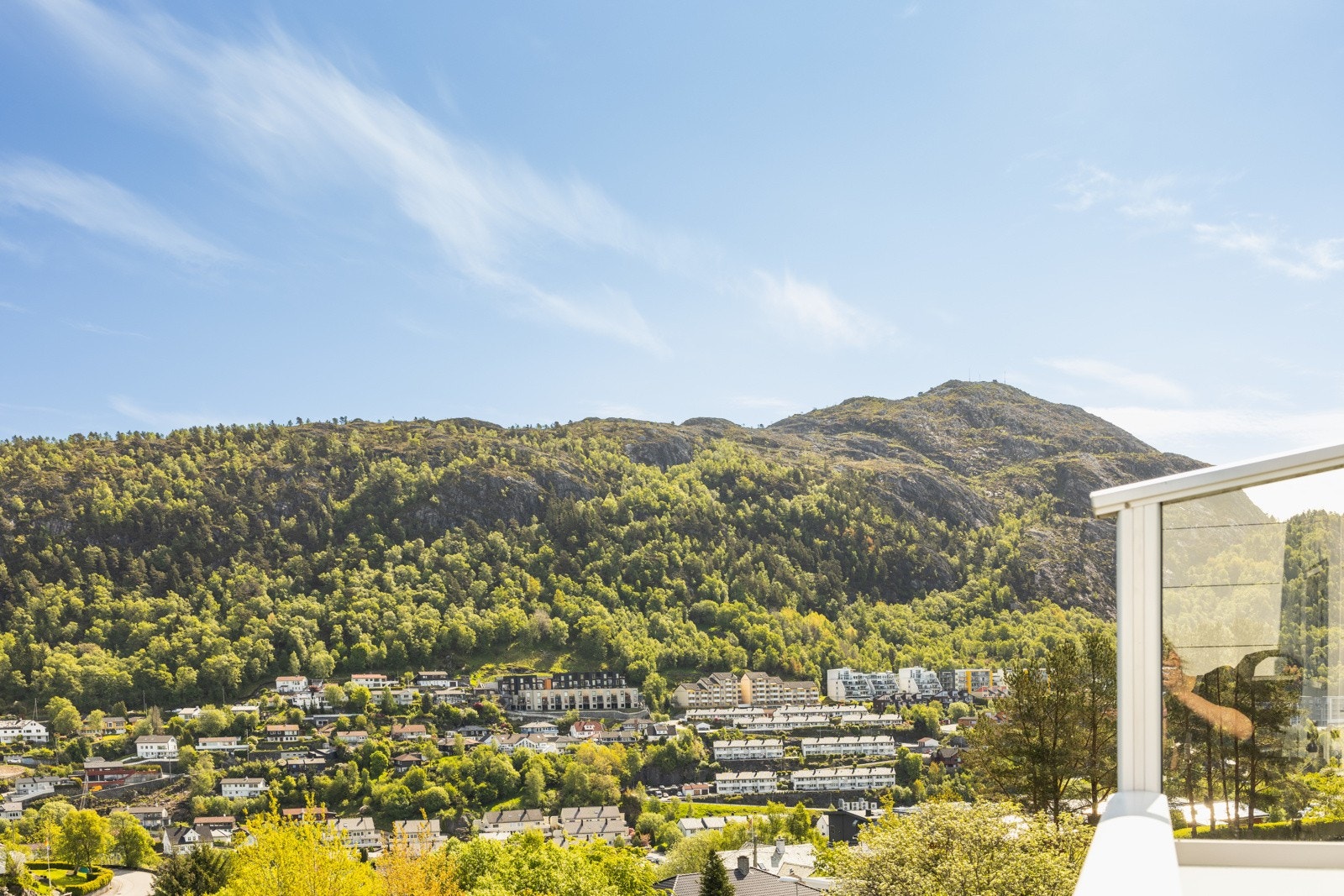 Leiligheten kan by på 2 terrasser og gode solforhold, samt utsikt. Galleribilde