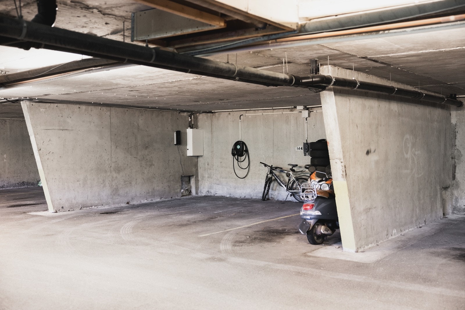 Garasjeplass medfølger leiligheten. Galleribilde