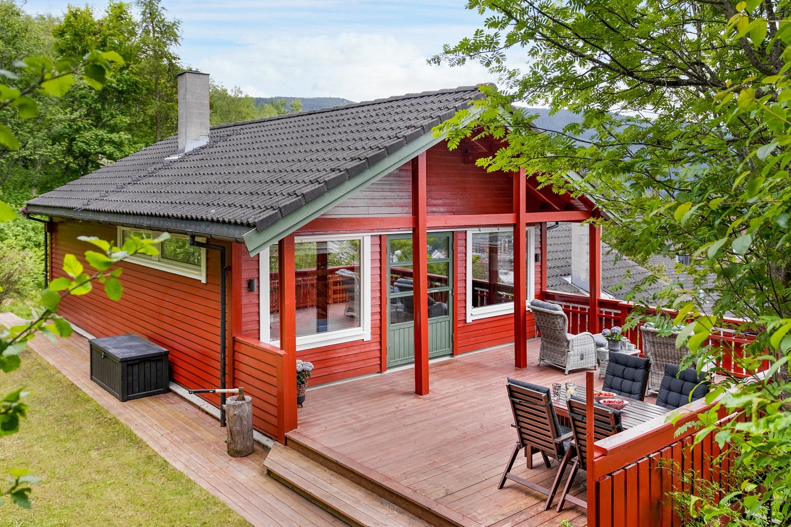 Velkommen til Høyeggen 45 presentert av EiendomsMegler 1 ved Aleksander Riseth. Galleribilde