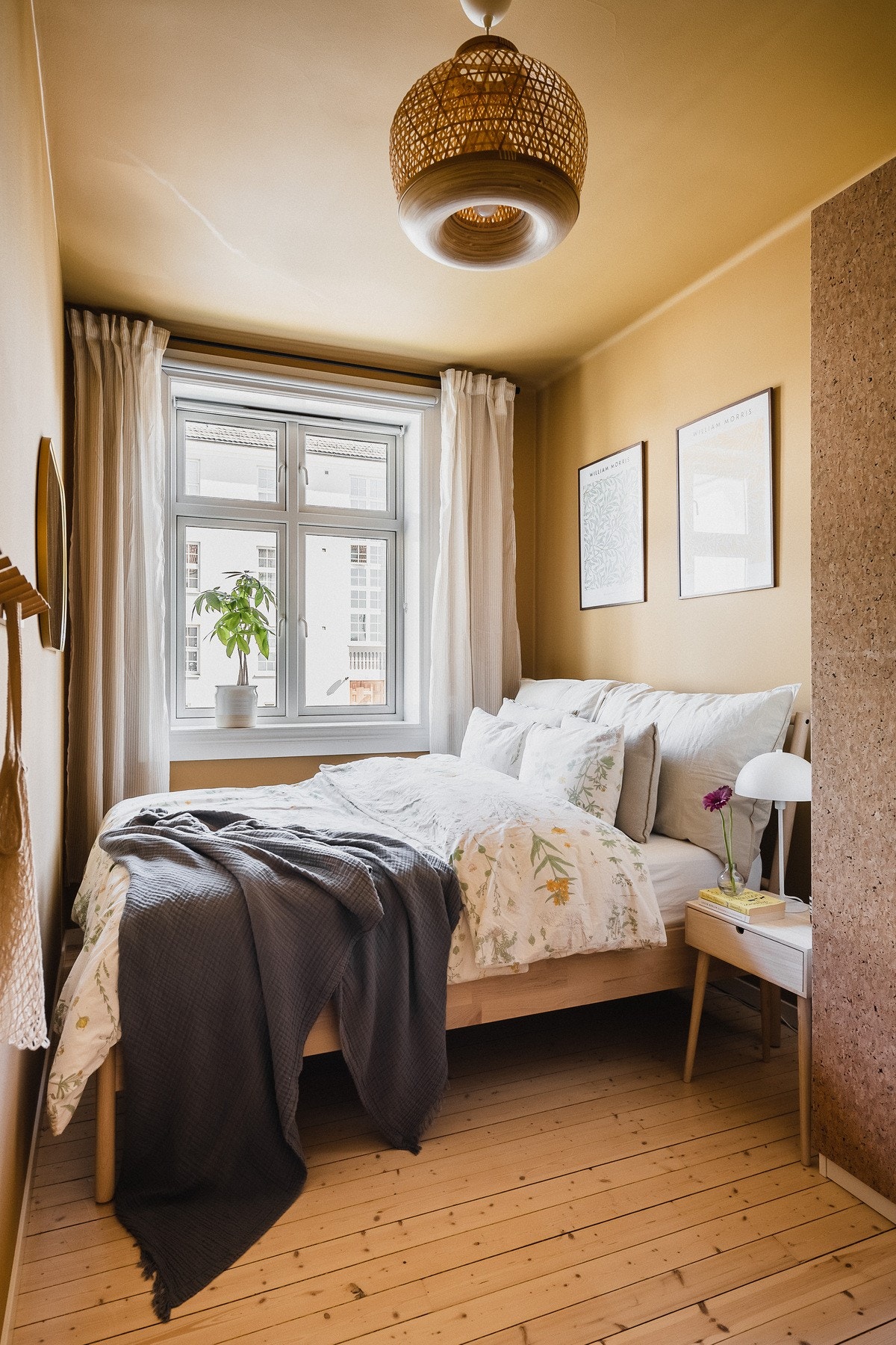 Flott hovedsoverom med behagelig atmosfære. Galleribilde