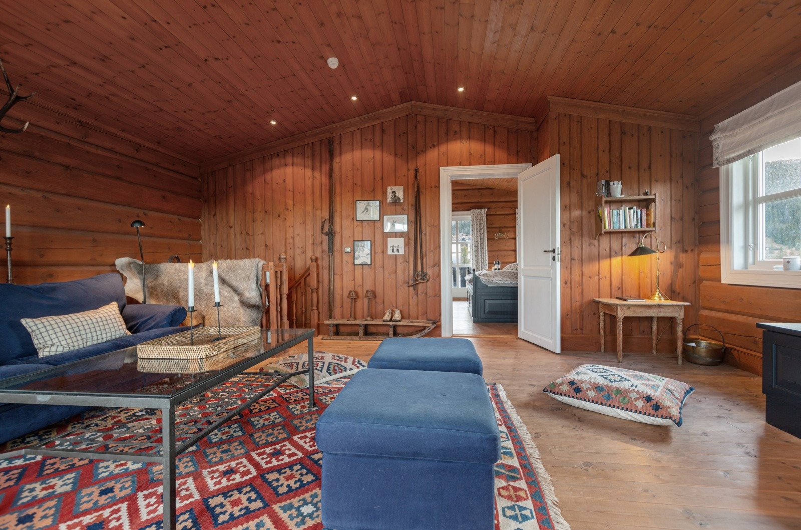 Inngang til soverom fra loftstuen Galleribilde