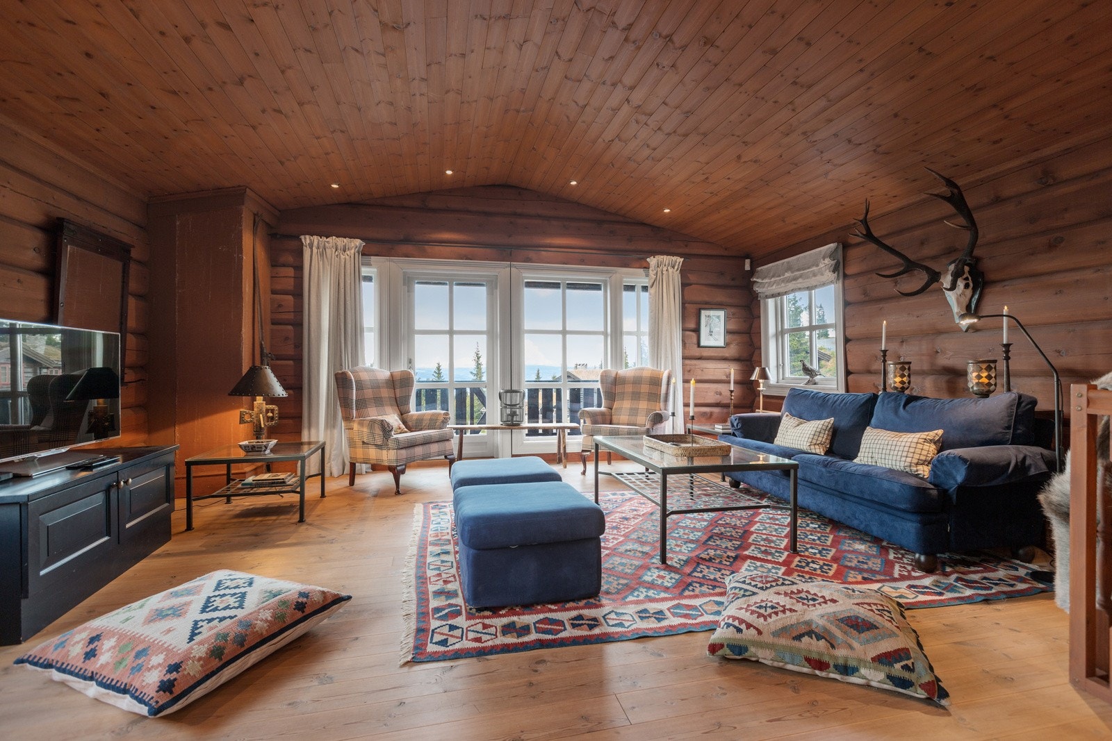 Med stue i den ene oppstuggu har man to sosiale soner Galleribilde