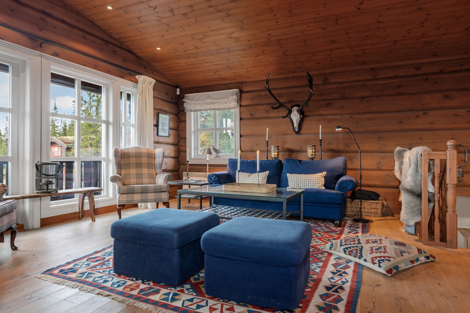 Utgang til balkong fra loftstuen Galleribilde