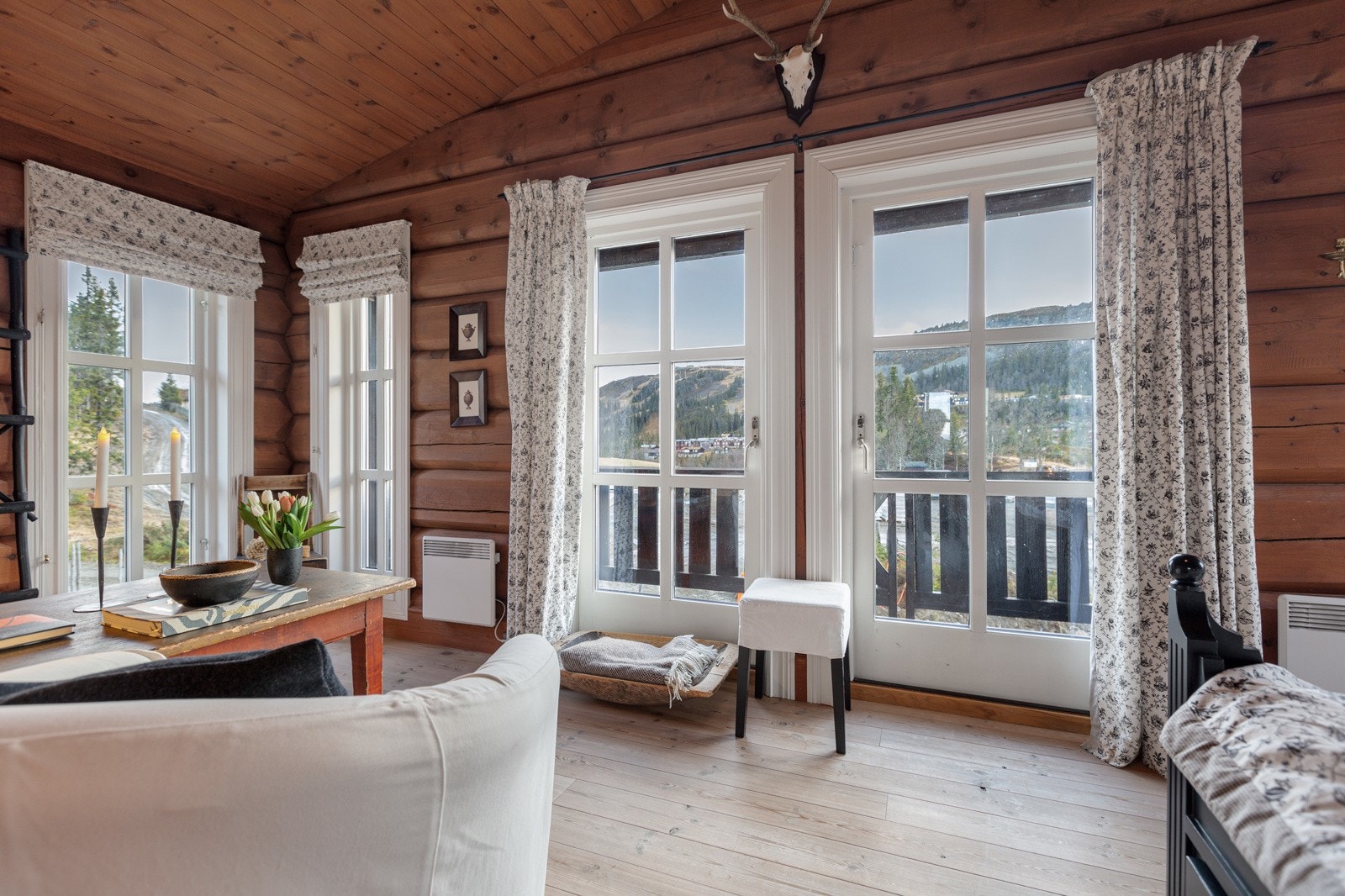 Soverom med utgang til balkong på 5 kvm Galleribilde