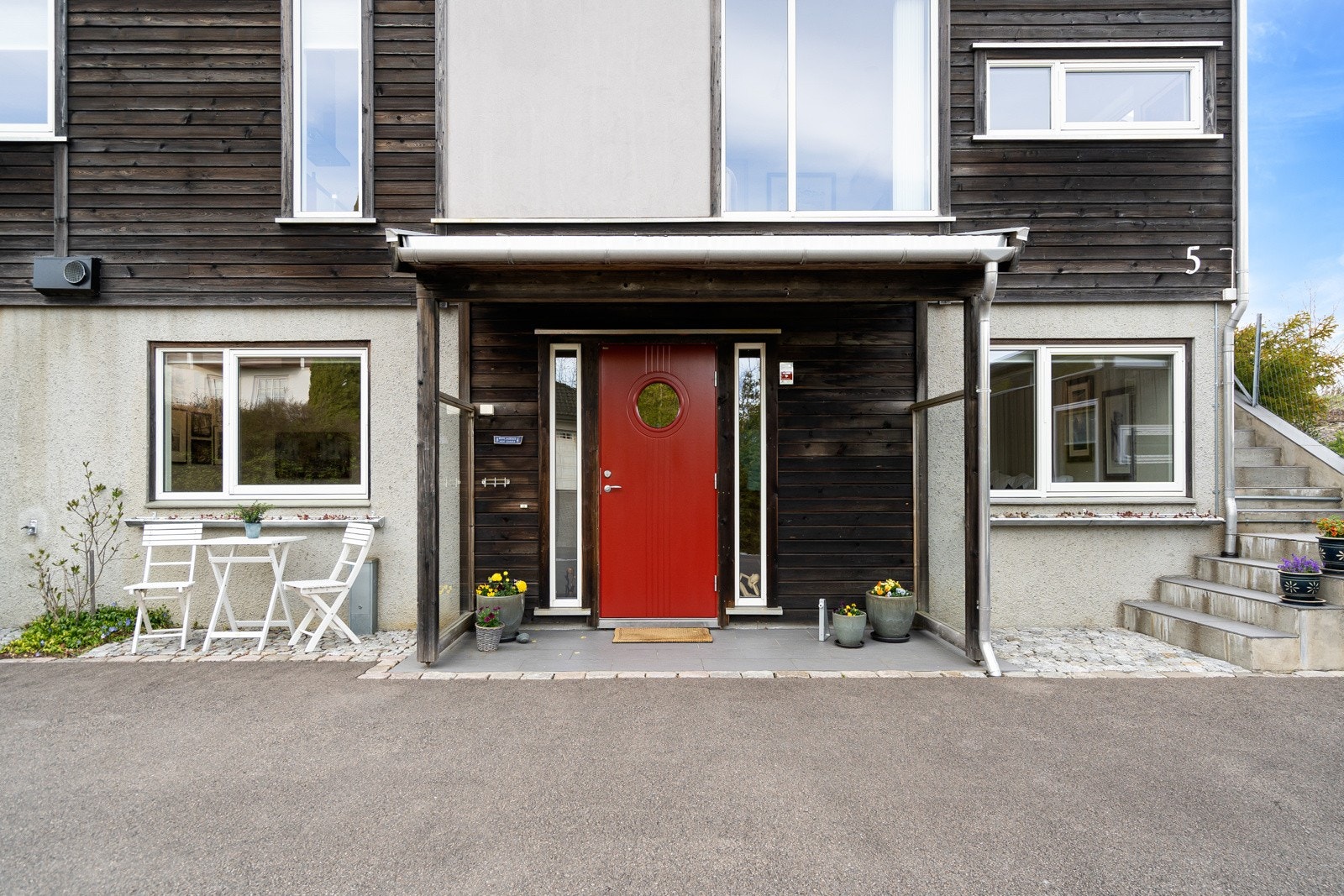 Overbygget inngangsparti Galleribilde