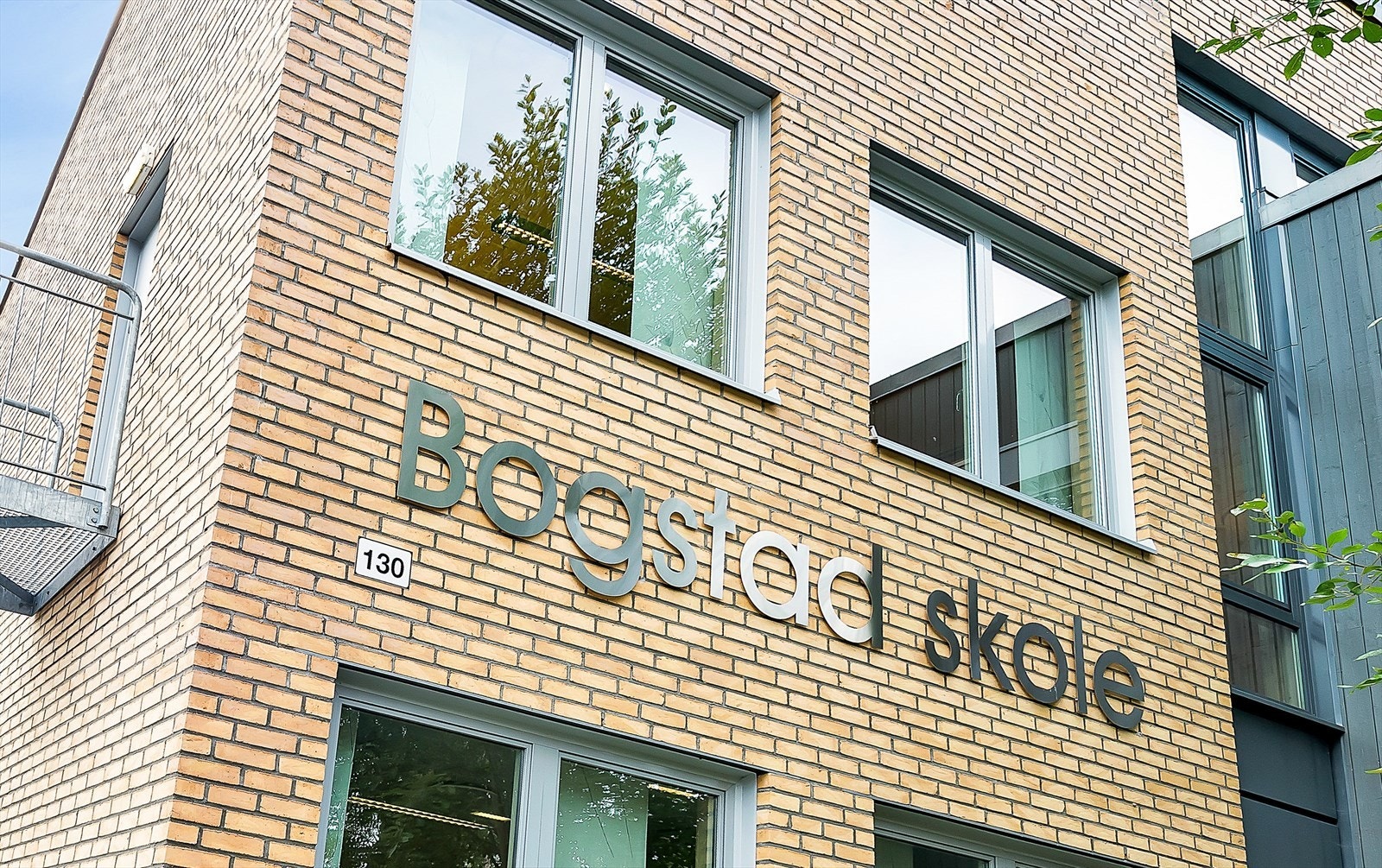 Fra boligen er det kort og trygg skolevei til Bogstad skole. Galleribilde