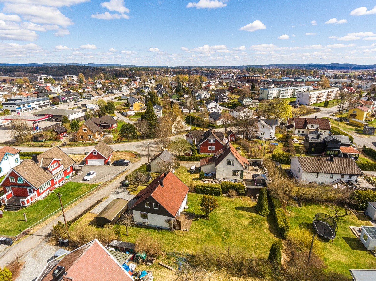 Det er ca. 10 min. gange til Ski stasjon og sentrum Galleribilde