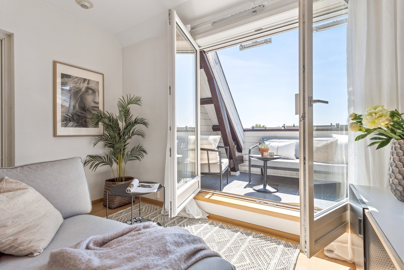 Isabel Limi v/DNB Eiendom har gleden av å presentere en innholdsrik leilighet i Italiagården! Galleribilde
