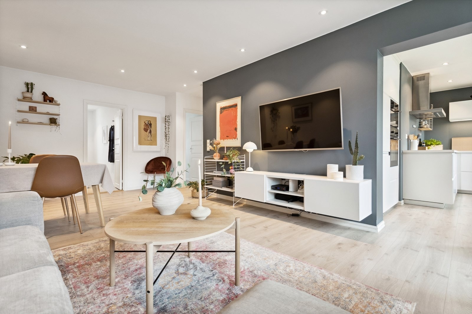 Boligen ble renovert i 2018/19 og bærer preg av en moderne og tidsriktig stil. Galleribilde