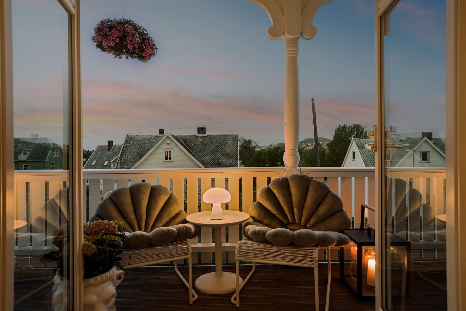 En av mange gode oppholdsteder på de lune sommerkveldene. Galleribilde