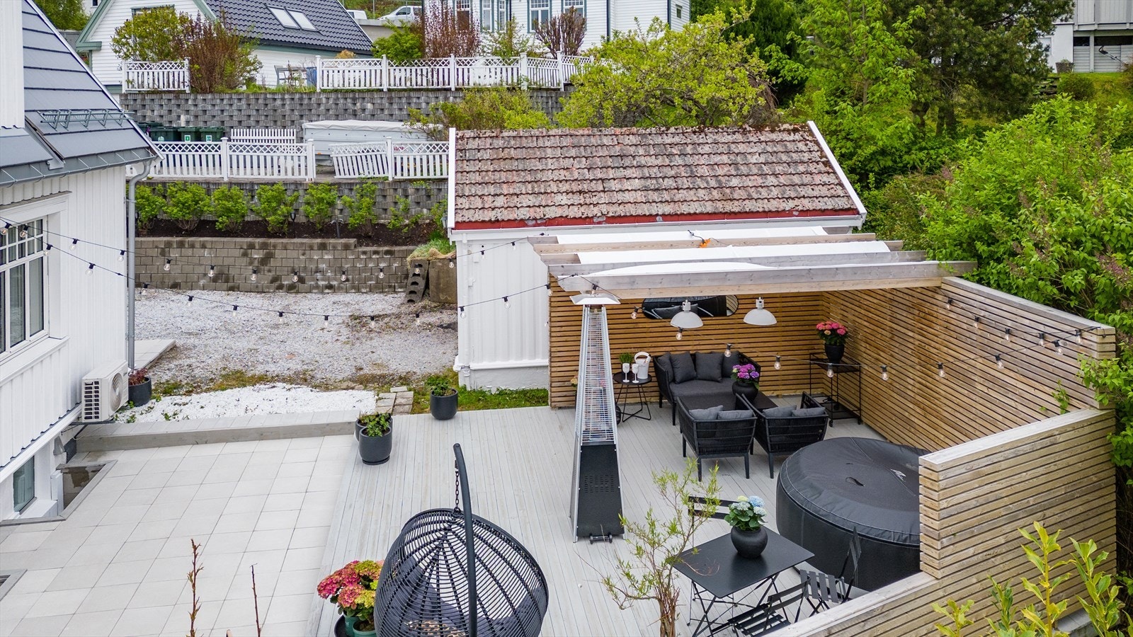 Med en fantastisk plassering får man sol fra morgen til kveld. Galleribilde