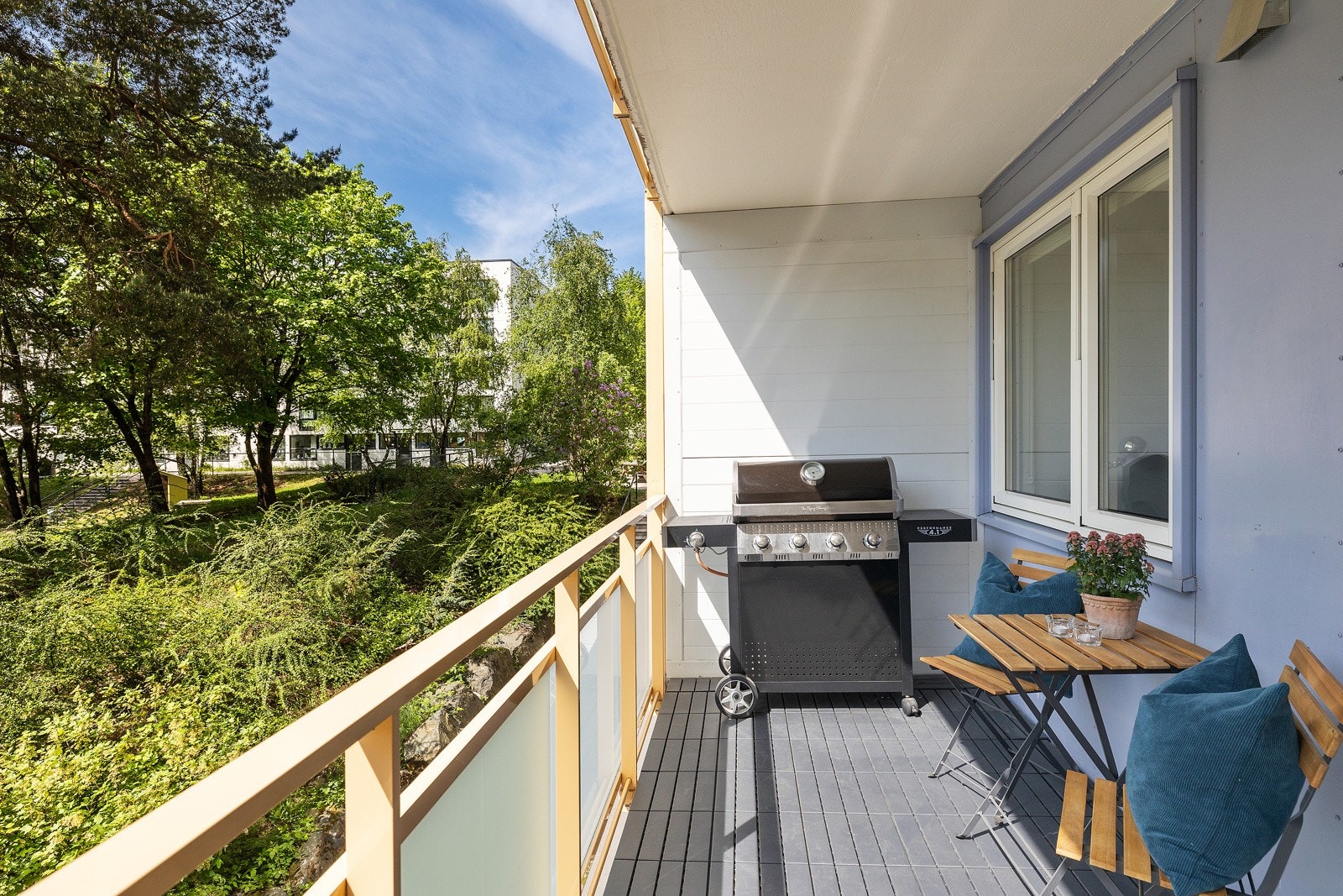 Det er tillatt med gass og elektrisk grill. Galleribilde