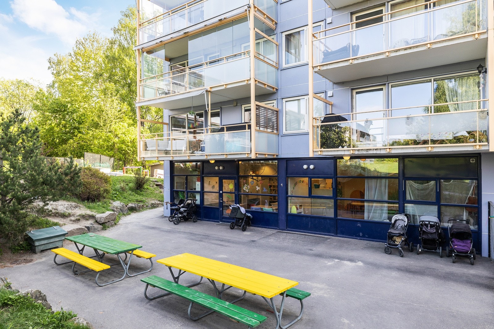I underetasjen i Hovseterveien 98 ligger barnehagen, drevet av Barnehagenett. Dersom du har barn og bor i Kollektivet vil barnet ditt få prioritet ved opptak i barnehagen. Galleribilde