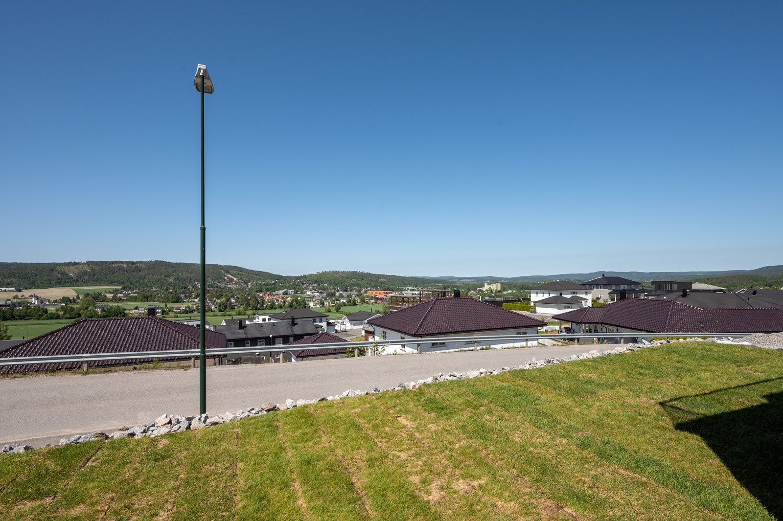Utsikt mot sentrum fra hagen. Galleribilde