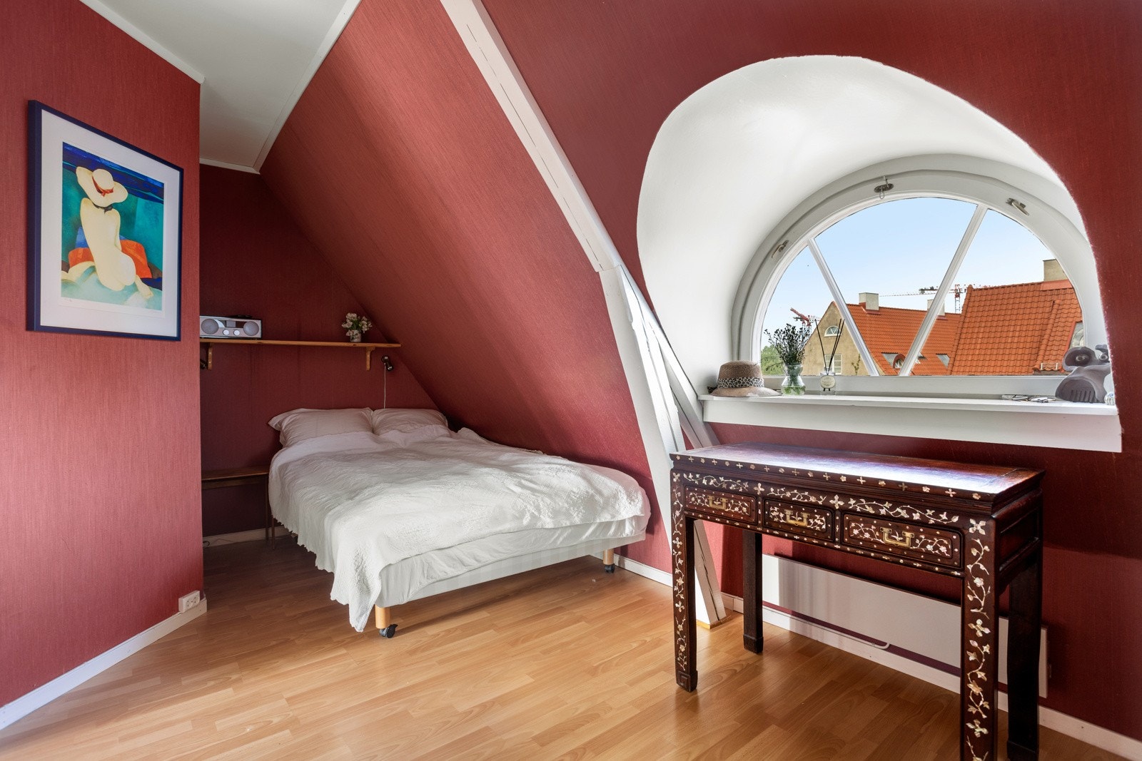 Etasjen har tre soverom av meget god størrelse. Galleribilde