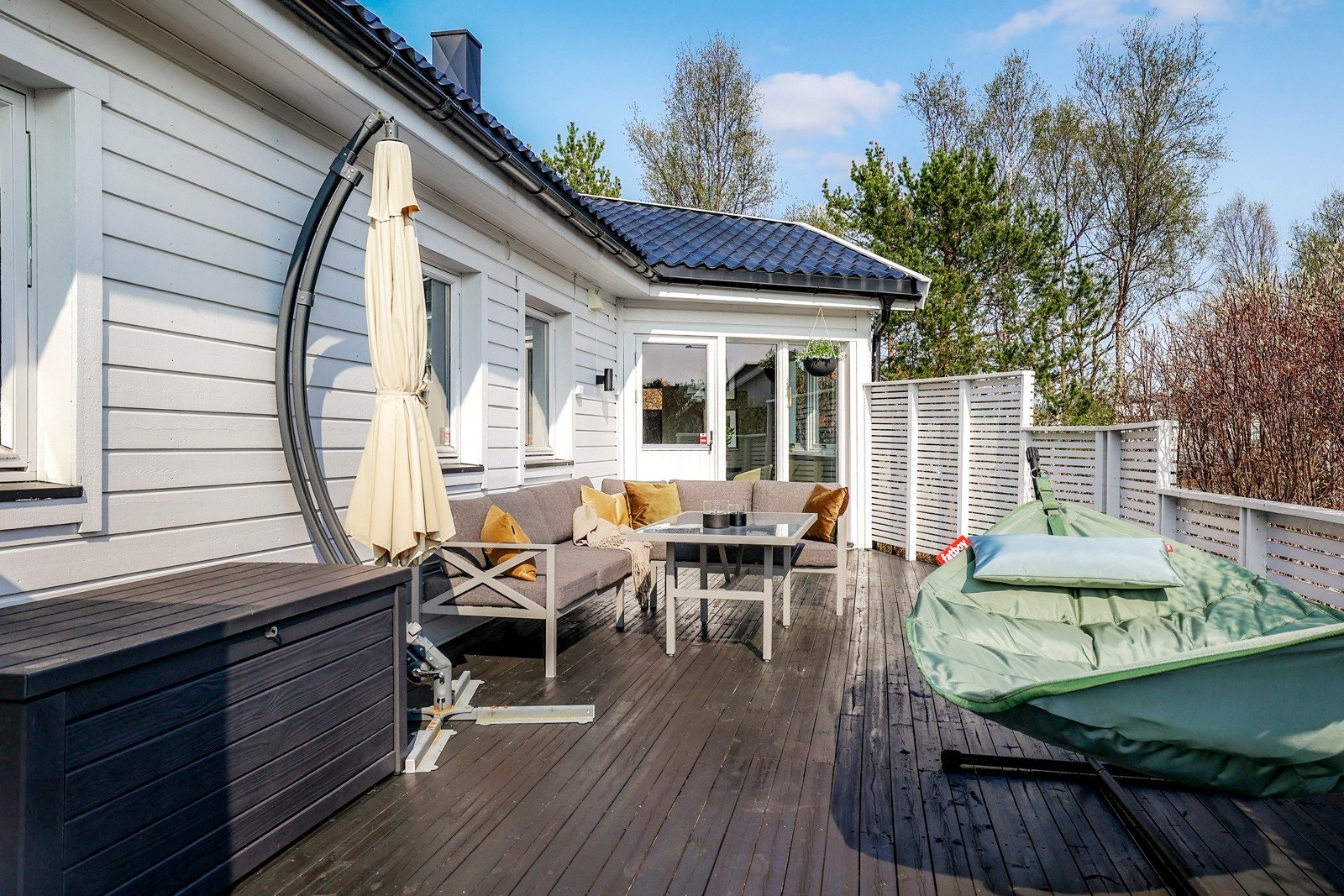 Solrik terrasse Galleribilde