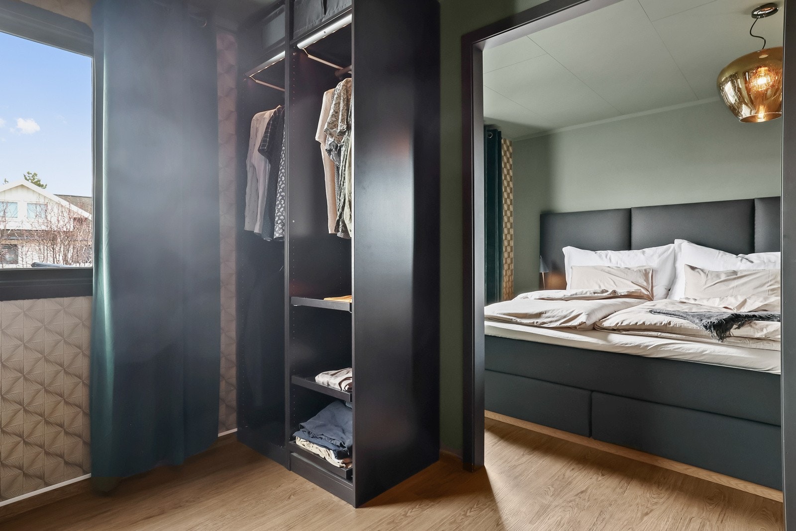 Garderobe Galleribilde
